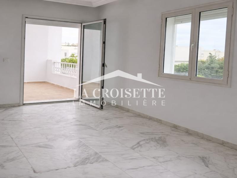 Triplex S+5 avec jardin aux Berges du Lac 2